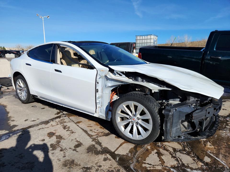 Продаж на аукціоні авто 2016 Tesla Model S, vin: 5YJSA1E27GF164945, номер лоту: 45824516