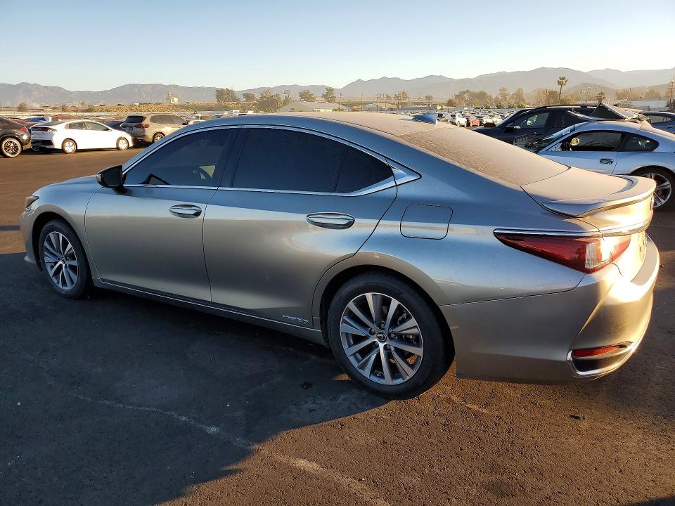 46368326 :رقم المزاد ، 58ACA1C11MU004985 vin ، 2021 Lexus Es 300h مزاد بيع
