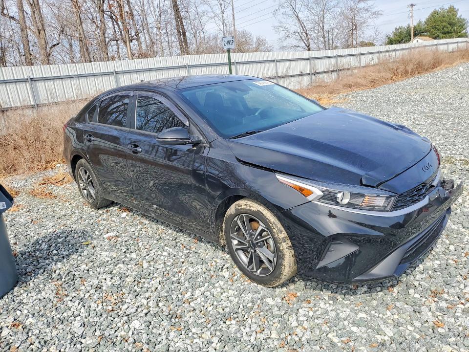 2023 Kia Forte მანქანა იყიდება აუქციონზე, vin: 3KPF24AD4PE602415, აუქციონის ნომერი: 79670915