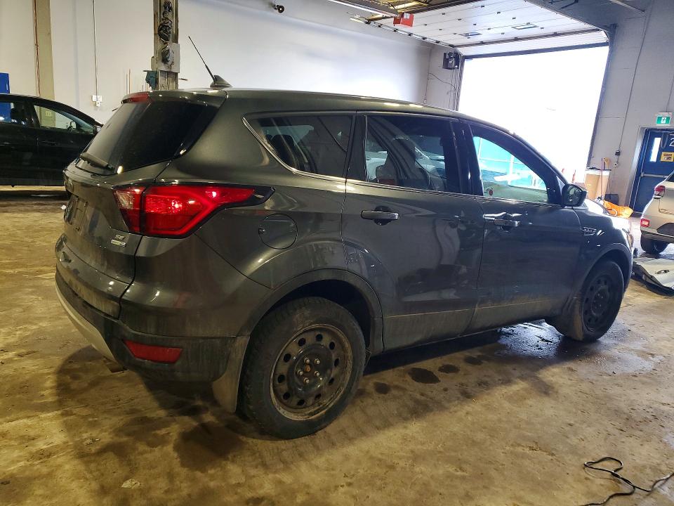 2019 Ford Escape მანქანა იყიდება აუქციონზე, vin: 1FMCU9GD1KUC40356, აუქციონის ნომერი: 45648996