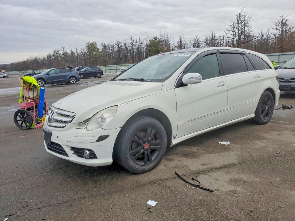 45832526 :رقم المزاد ، 4JGCB65E39A089564 vin ، 2009 Mercedes-benz R مزاد بيع