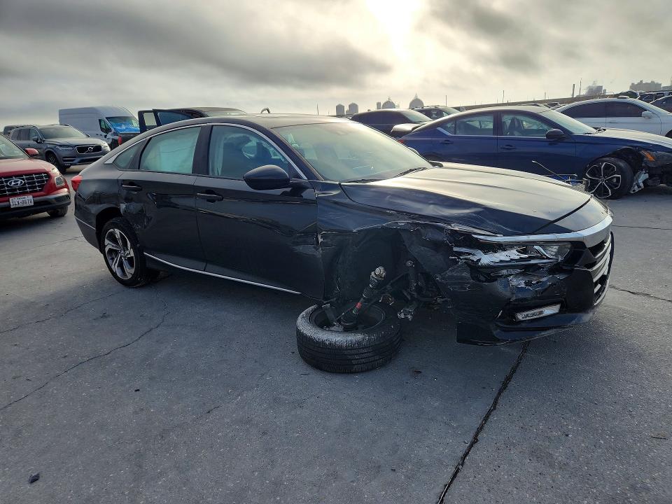 Продажа на аукционе авто 2020 Honda Accord, vin: 1HGCV1F48LA135483, номер лота: 79844505