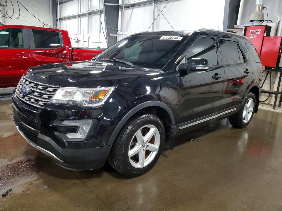 41795736 :رقم المزاد ، 1FM5K8DH9HGD81781 vin ، 2017 Ford Explorer مزاد بيع