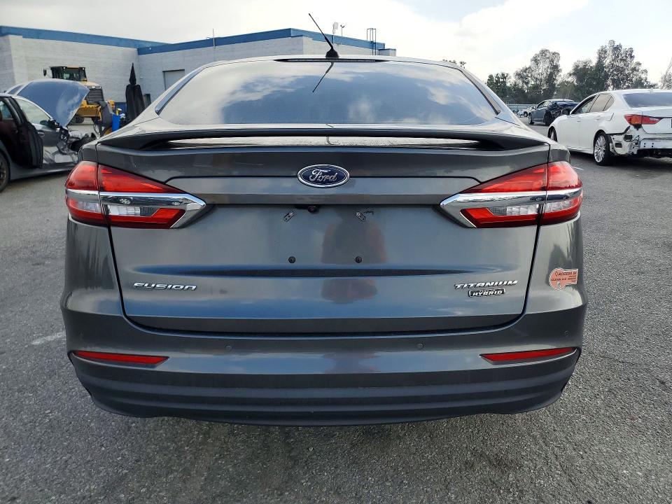 41663746 :رقم المزاد ، 3FA6P0SU8LR261036 vin ، 2020 Ford Fusion مزاد بيع