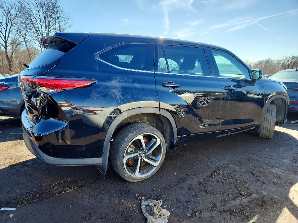 79211825 :رقم المزاد ، 5TDBZRBH0NS594826 vin ، 2022 Toyota Highlander مزاد بيع