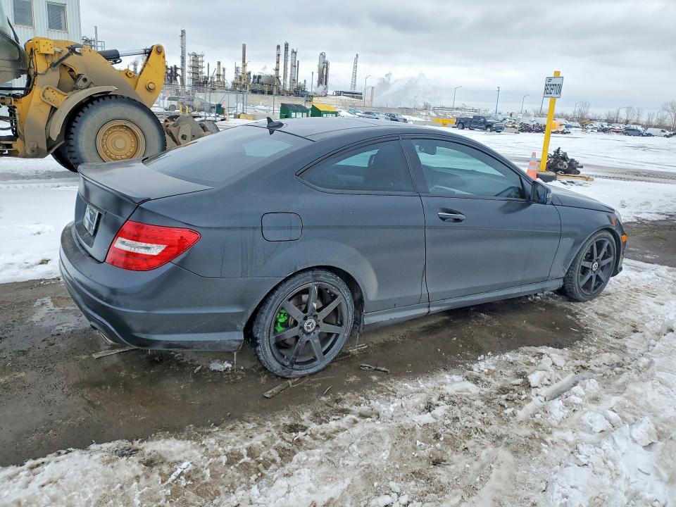 47201806 :رقم المزاد ، WDDGJ5HB7CF734253 vin ، 2012 Mercedes-benz C مزاد بيع