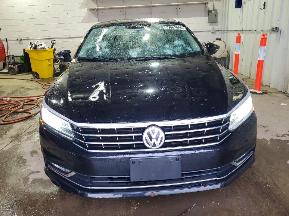 2017 Volkswagen Passat მანქანა იყიდება აუქციონზე, vin: 1VWBT7A34HC050893, აუქციონის ნომერი: 45961046