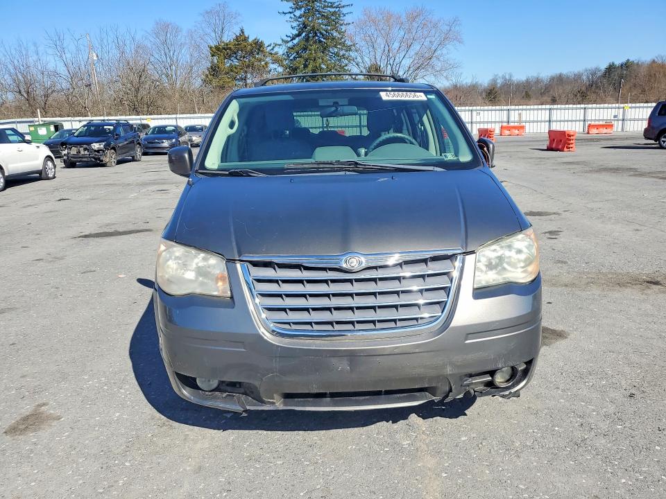 45666656 :رقم المزاد ، 2A4RR5D11AR270918 vin ، 2010 Chrysler Town & Country مزاد بيع