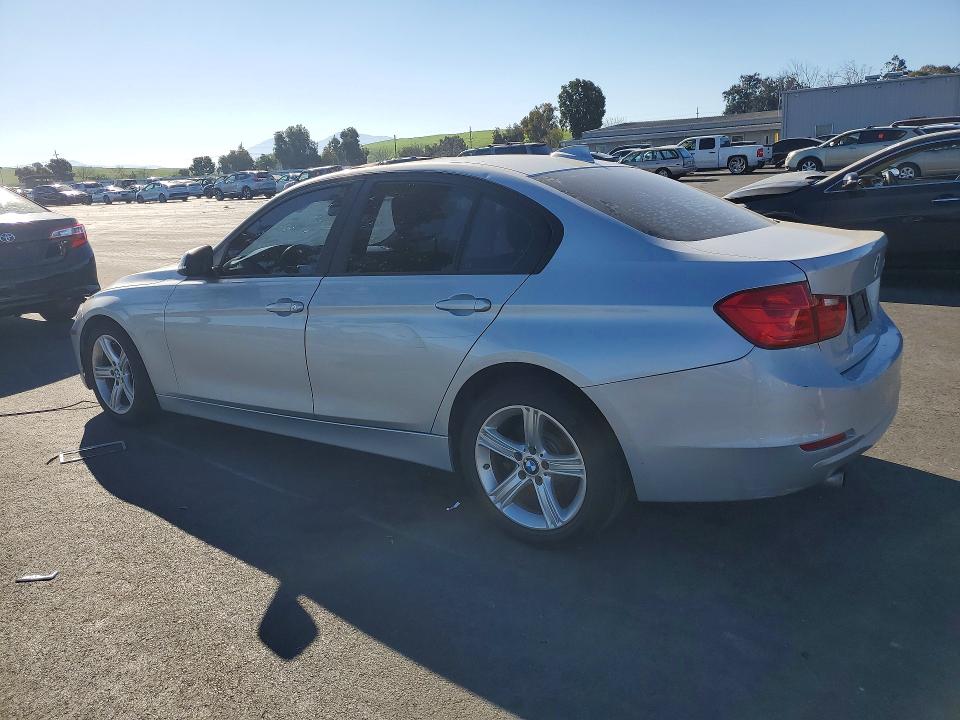 2015 Bmw 320 მანქანა იყიდება აუქციონზე, vin: WBA3B1G59FNT64621, აუქციონის ნომერი: 46756366