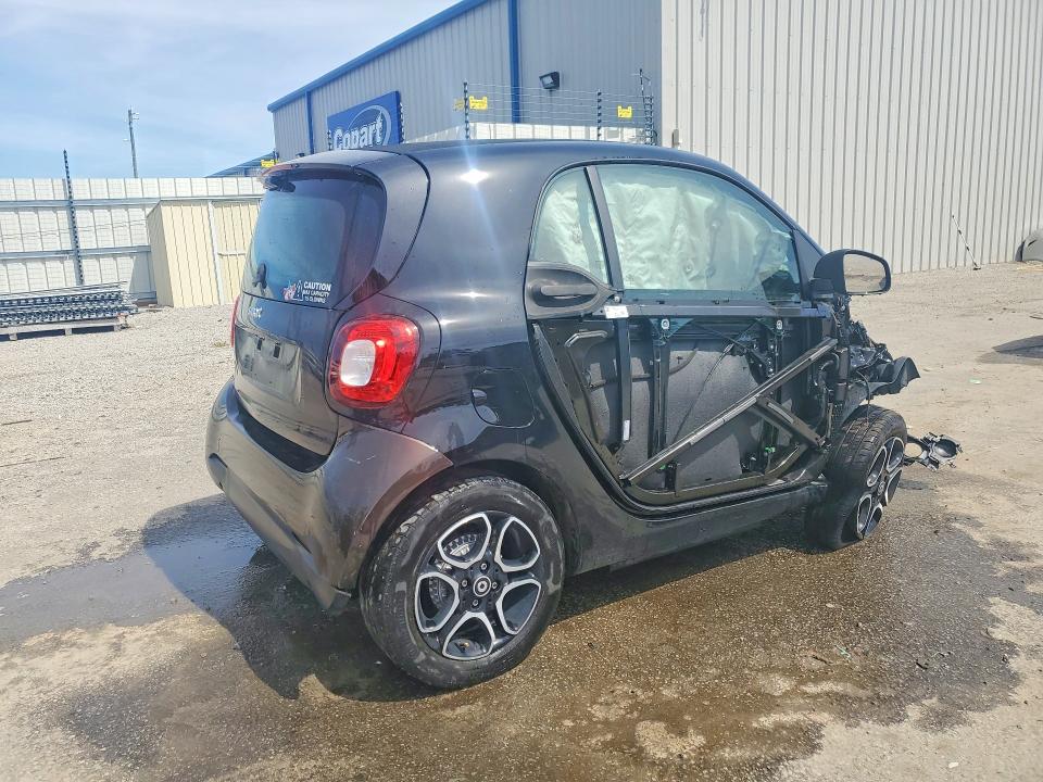 2018 Smart Fortwo მანქანა იყიდება აუქციონზე, vin: WMEFJ9BA4JK315585, აუქციონის ნომერი: 46611476