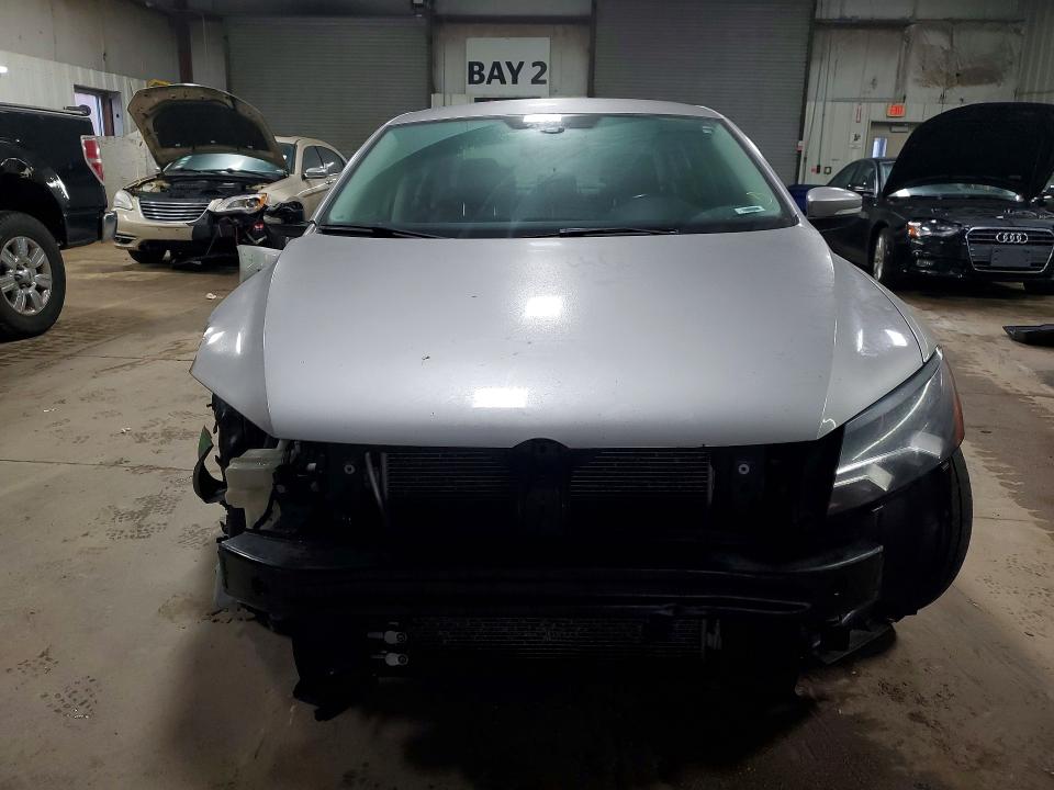 41725706 :رقم المزاد ، 1VWBP7A37DC097981 vin ، 2013 Volkswagen Passat مزاد بيع