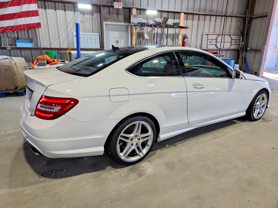 2015 Mercedes-benz C მანქანა იყიდება აუქციონზე, vin: WDDGJ8JB2FG415479, აუქციონის ნომერი: 79466625