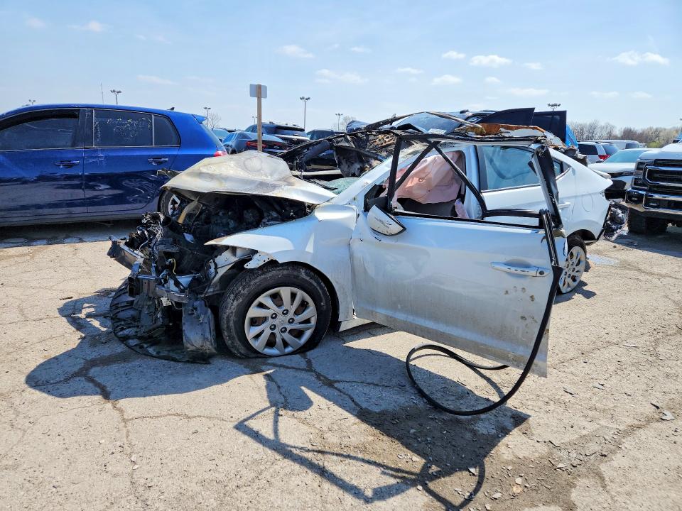 2017 Hyundai Elantra მანქანა იყიდება აუქციონზე, vin: 5NPD74LF5HH206966, აუქციონის ნომერი: 46694086