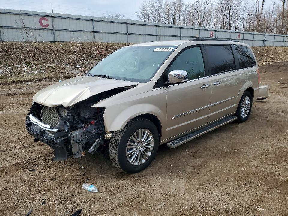 47425776 :رقم المزاد ، 2C4RC1CGXFR727951 vin ، 2015 Chrysler Town & Country مزاد بيع