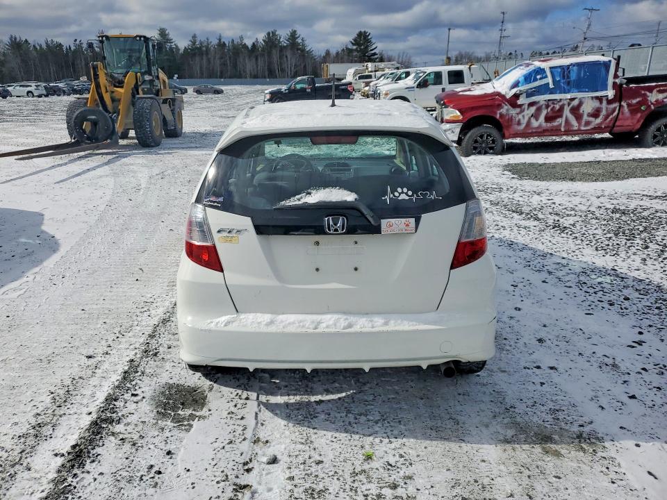 2013 Honda Fit მანქანა იყიდება აუქციონზე, vin: LUCGE8H56D3005587, აუქციონის ნომერი: 46851396