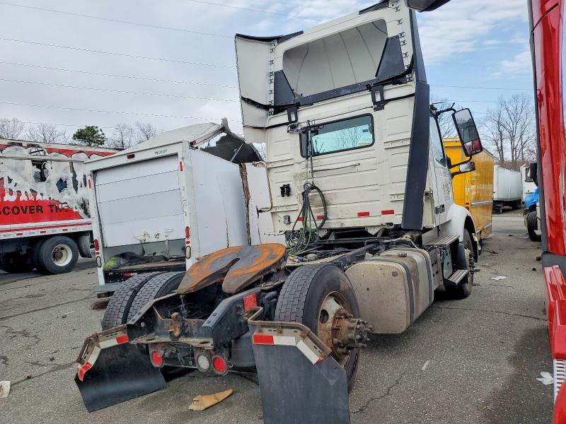 45651186 :رقم المزاد ، 4V4W19EGXNN285547 vin ، 2022 Volvo Vnr مزاد بيع