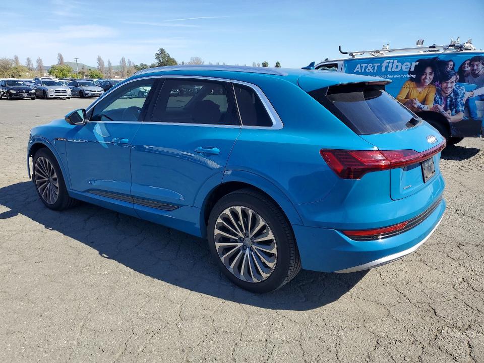 Продажа на аукционе авто 2019 Audi E-tron, vin: WA1VAAGEXKB010322, номер лота: 79940285