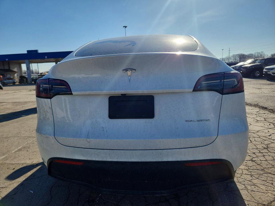Продажа на аукционе авто 2024 Tesla Model Y, vin: 7SAYGDEE7RF117151, номер лота: 47414926
