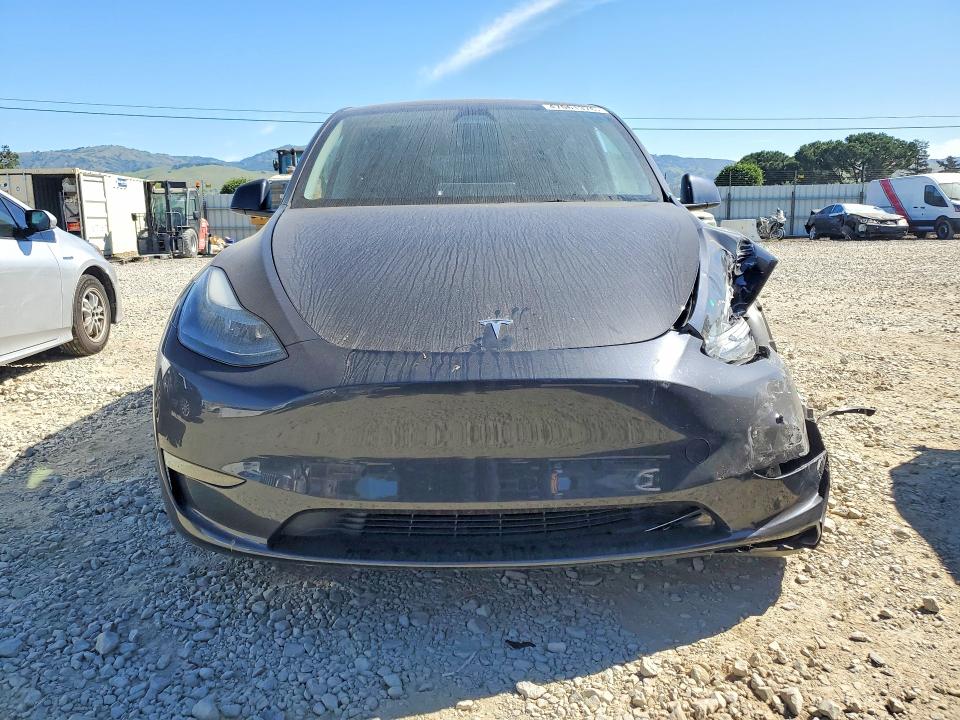 Продажа на аукционе авто 2024 Tesla Model Y, vin: 7SAYGDEE5RF031577, номер лота: 47061376