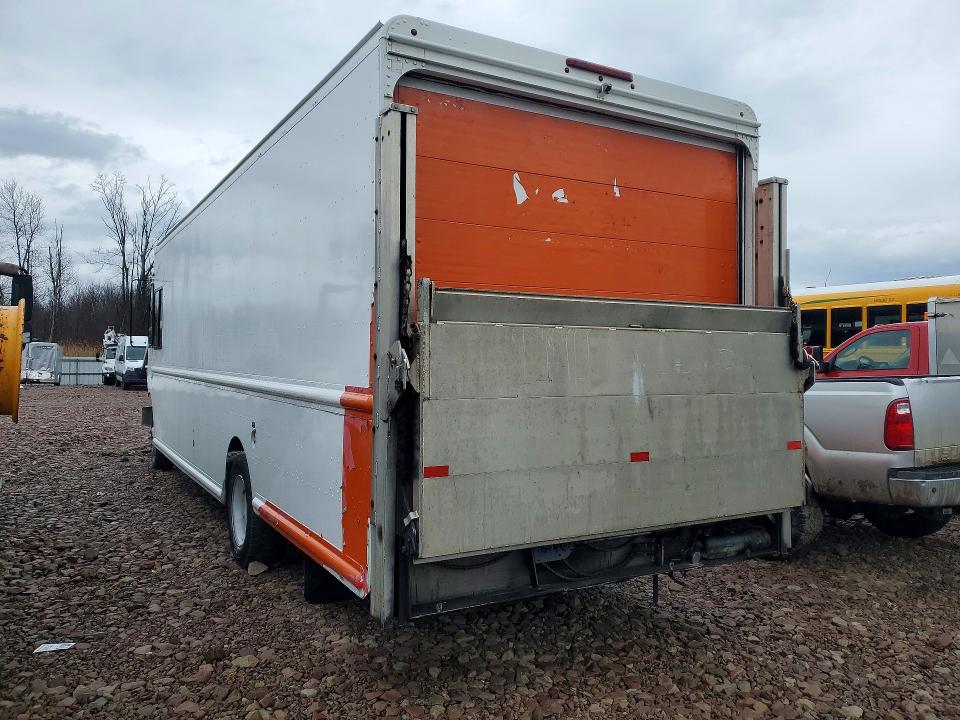 53241336 :رقم المزاد ، 4UZAC3DV2ECFW4420 vin ، 2014 Frht - Freightliner Chassis مزاد بيع