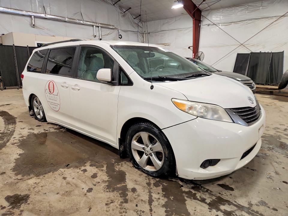 Aukcja sprzedaży 2011 Toyota Sienna, vin: 5TDKK3DC6BS040169, numer aukcji: 79829145