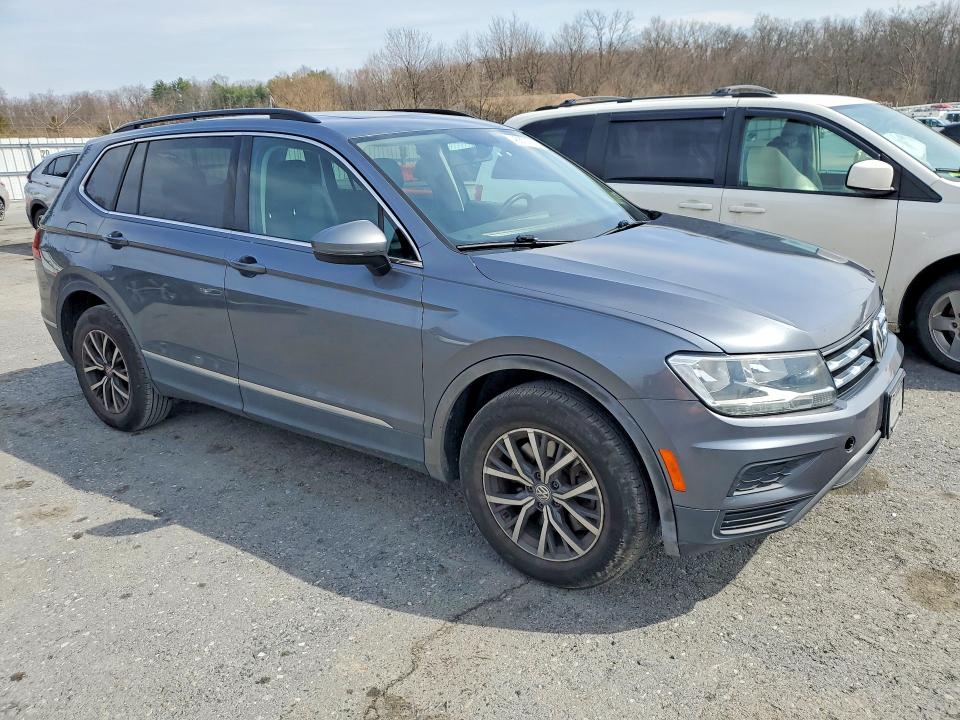 46870796 :رقم المزاد ، 3VV2B7AX5JM196671 vin ، 2018 Volkswagen Tiguan مزاد بيع