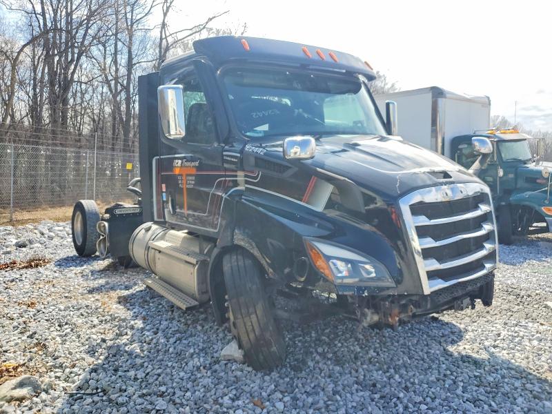 46593426 :رقم المزاد ، 1FUJHTDV3NLNA0233 vin ، 2022 Freightliner Cascadia 116 مزاد بيع