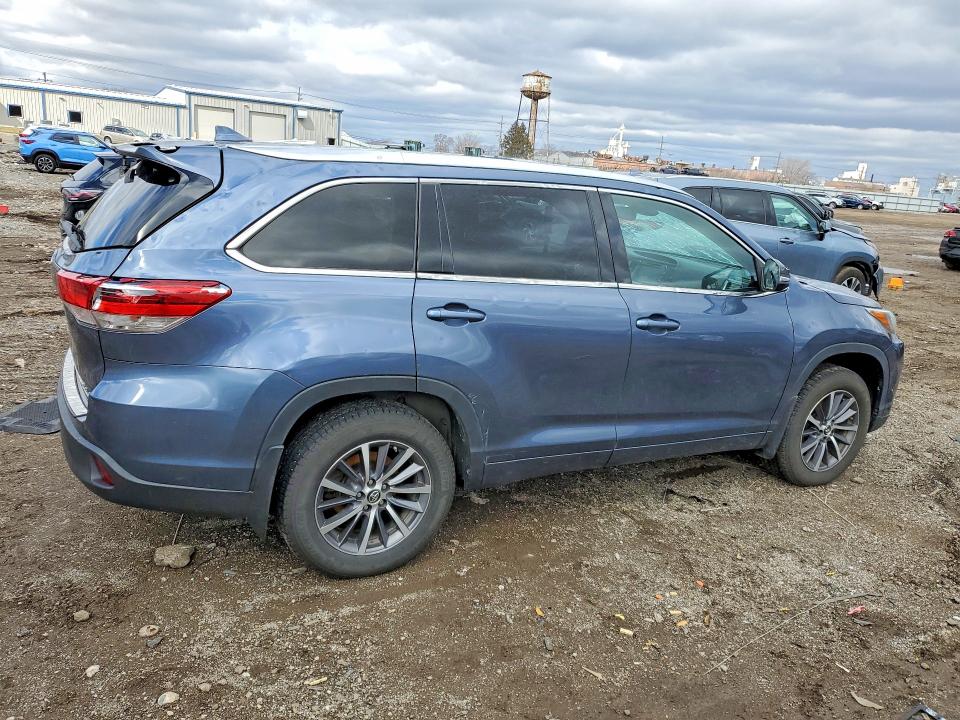 Aukcja sprzedaży 2018 Toyota Highlander, vin: 5TDJZRFH8JS812589, numer aukcji: 45930566