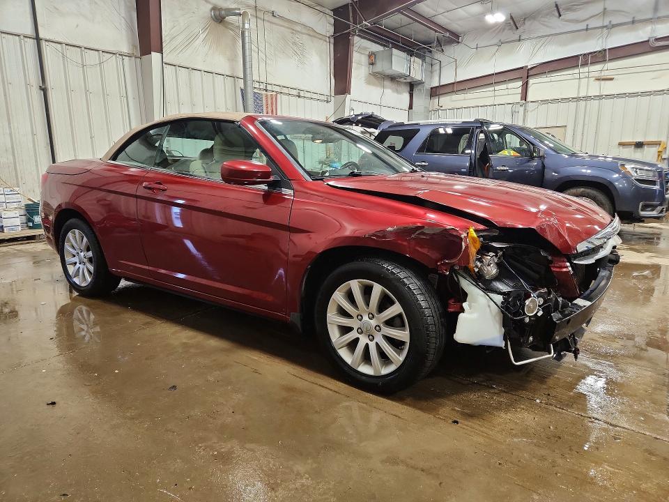 47989876 :رقم المزاد ، 1C3BCBEB0DN512053 vin ، 2013 Chrysler 200 مزاد بيع