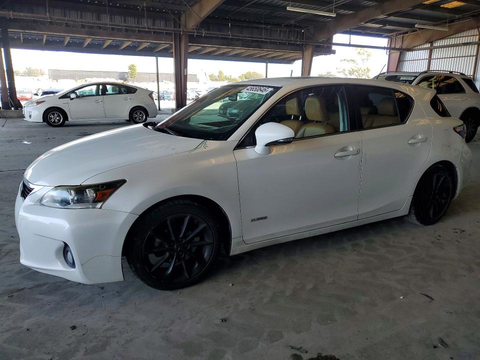 2013 Lexus Ct 200h მანქანა იყიდება აუქციონზე, vin: JTHKD5BHXD2148002, აუქციონის ნომერი: 45650646