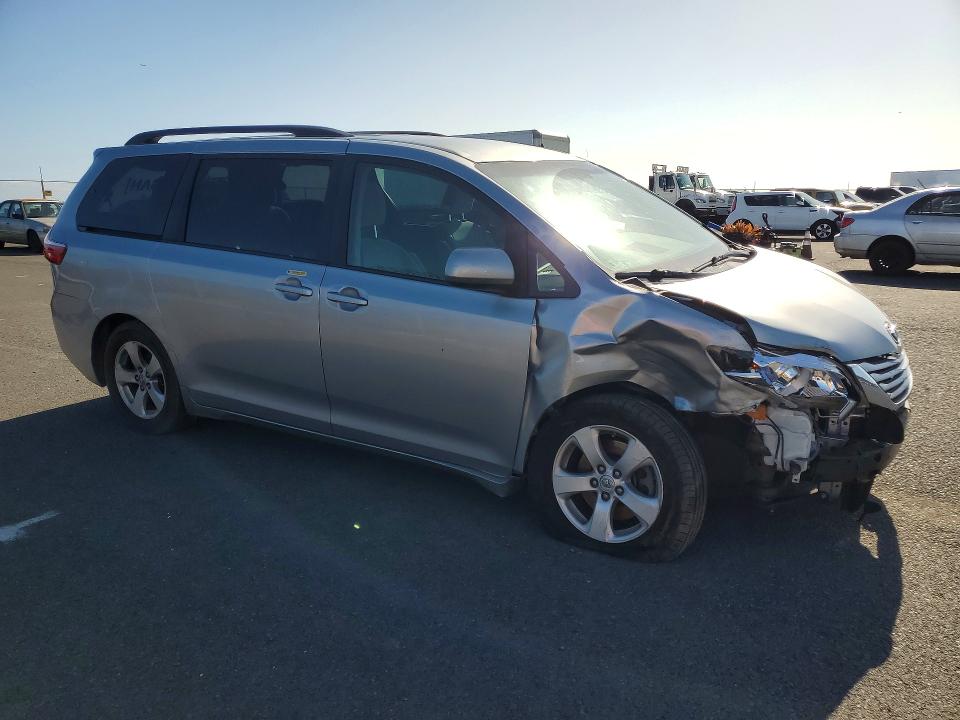 2017 Toyota Sienna მანქანა იყიდება აუქციონზე, vin: 5TDKZ3DC6HS808544, აუქციონის ნომერი: 47613726