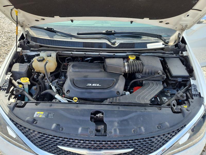 47841426 :رقم المزاد ، 2C4RC1GG1HR670696 vin ، 2017 Chrysler Pacifica مزاد بيع