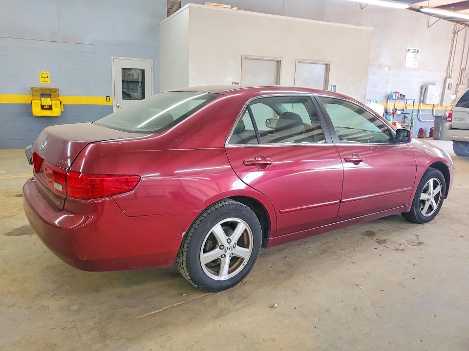 47245386 :رقم المزاد ، 1HGCM56715A043039 vin ، 2005 Honda Accord مزاد بيع