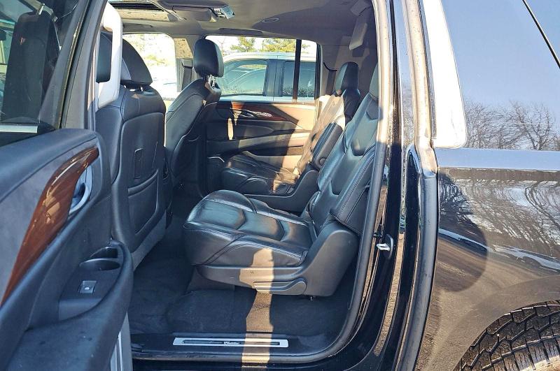 41906066 :رقم المزاد ، 1GYS4JKJ7JR335854 vin ، 2018 Cadillac Escalade مزاد بيع