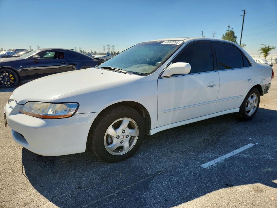 46669616 :رقم المزاد ، 1HGCG6675WA196151 vin ، 1998 Hond Accord مزاد بيع