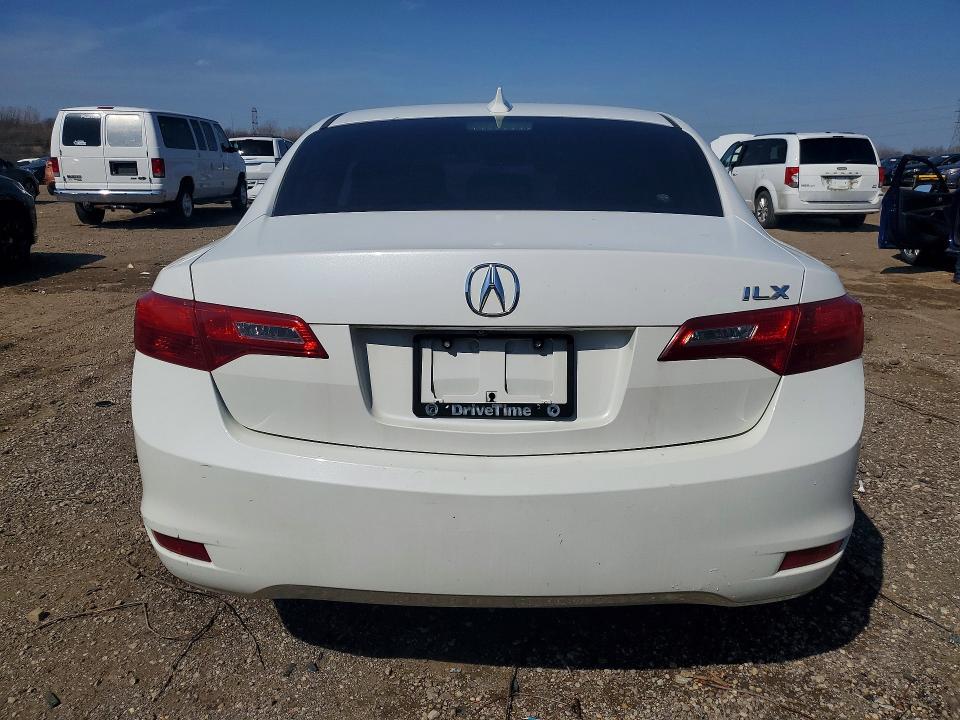 46673156 :رقم المزاد ، 19VDE1F37FE000693 vin ، 2015 Acura Ilx مزاد بيع