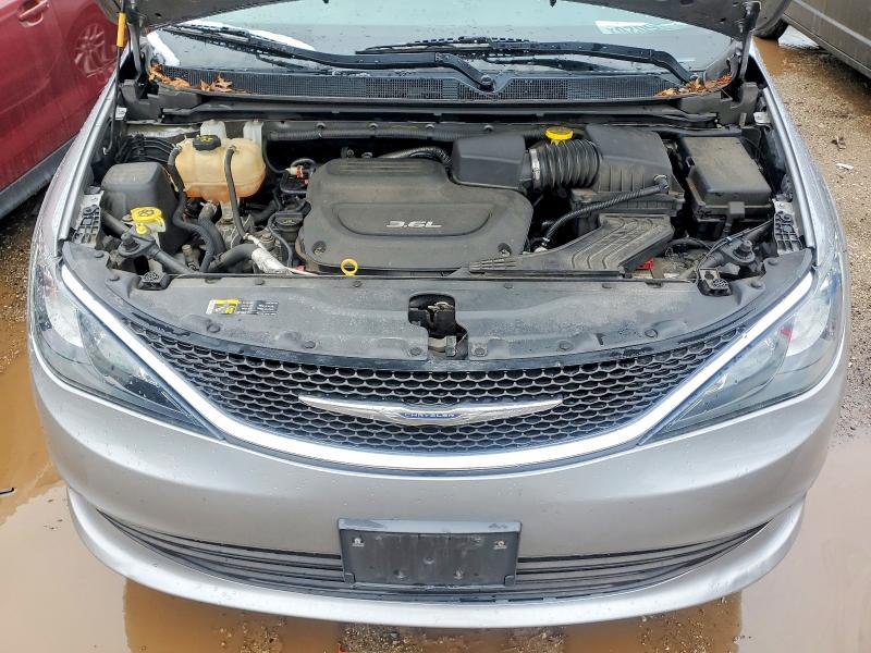 41815026 :رقم المزاد ، 2C4RC1DG9HR507735 vin ، 2017 Chrysler Pacifica مزاد بيع