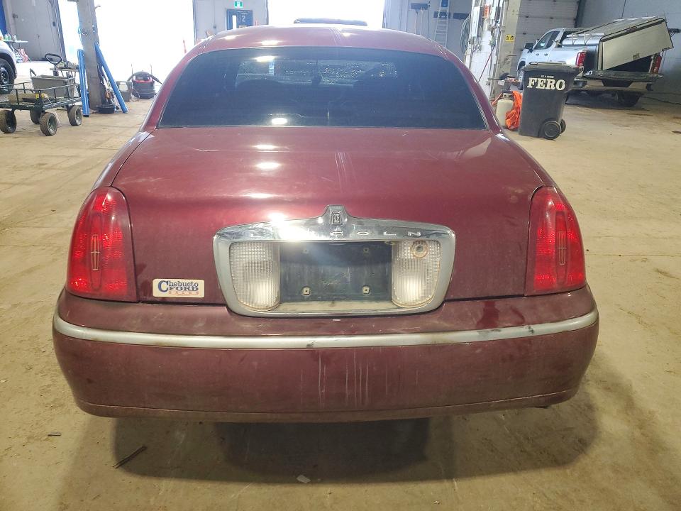 Продажа на аукционе авто 1999 Lincoln Town Car, vin: 1LNHM83W5XY680023, номер лота: 46904786