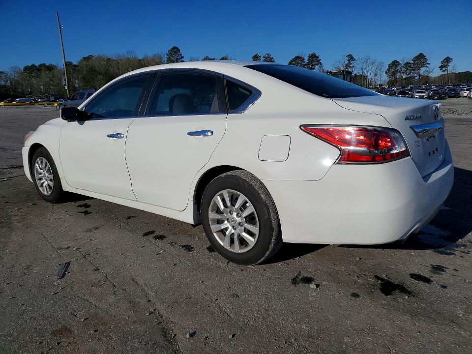 2015 Nissan Altima მანქანა იყიდება აუქციონზე, vin: 1N4AL3AP2FC253018, აუქციონის ნომერი: 46005336