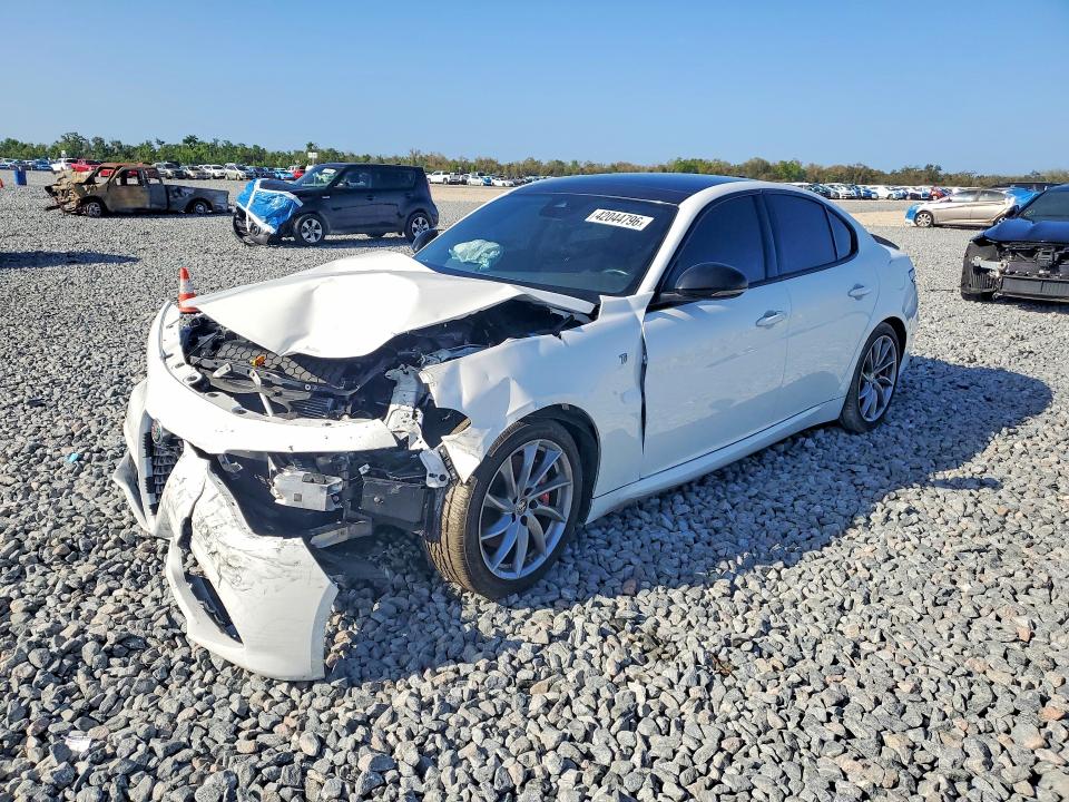 42044796 :رقم المزاد ، ZARFAMBN4R7679997 vin ، 2024 Alfa Romeo Giulia مزاد بيع