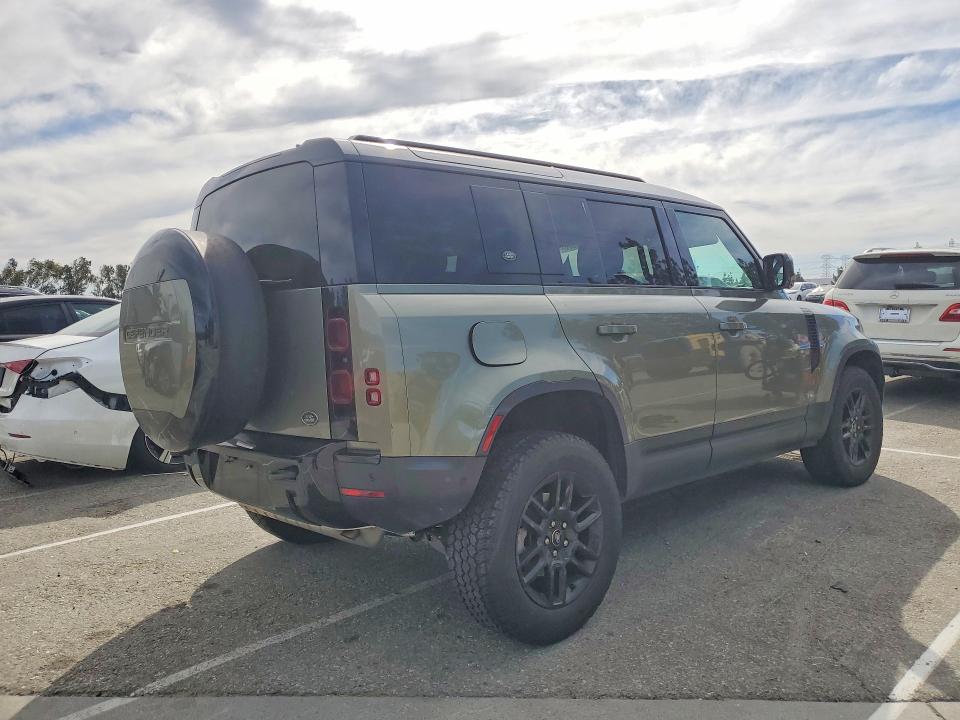 Продажа на аукционе авто 2023 Land Rover Defender, vin: SALEJ7EX7P2204383, номер лота: 41610966