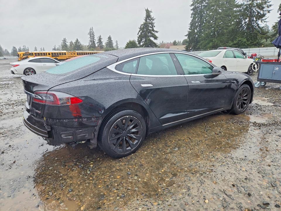 Продажа на аукционе авто 2018 Tesla Model S, vin: 5YJSA1E23JF245822, номер лота: 79470275