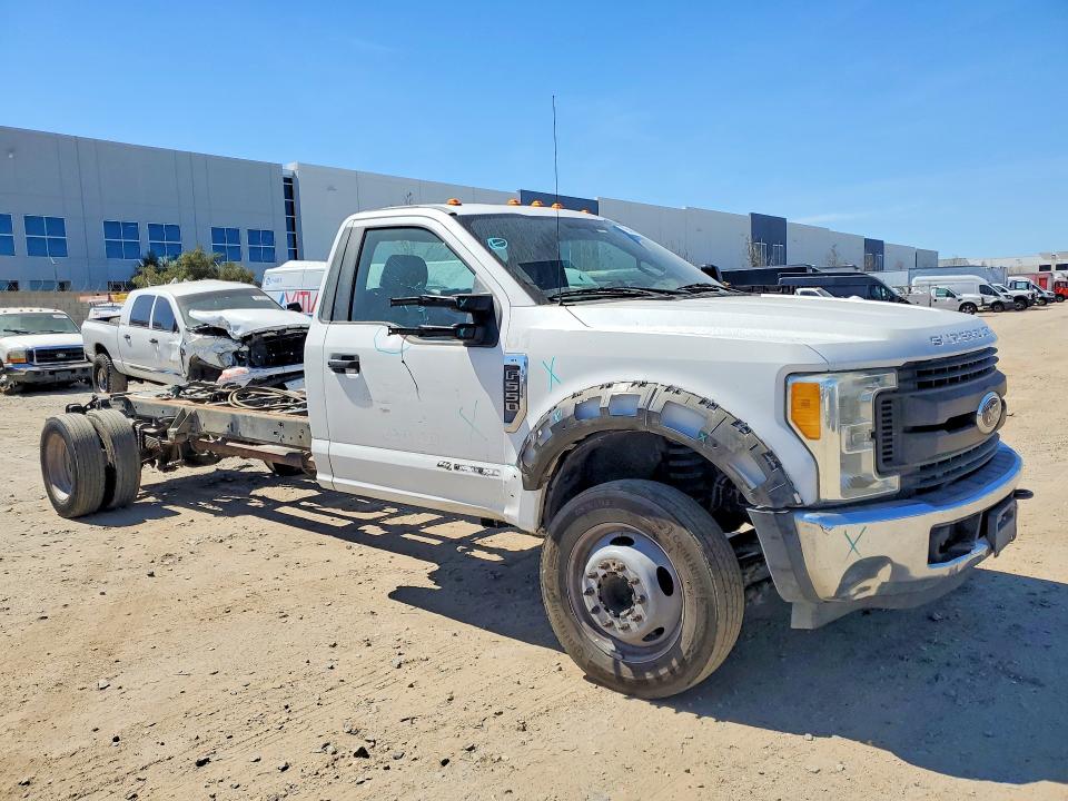 79648485 :رقم المزاد ، 1FDUF5GT8HEC24978 vin ، 2017 Ford F550 مزاد بيع