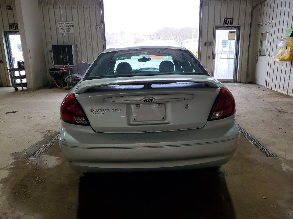 48128176 :رقم المزاد ، 1FAFP55S42G271687 vin ، 2002 Ford Taurus مزاد بيع