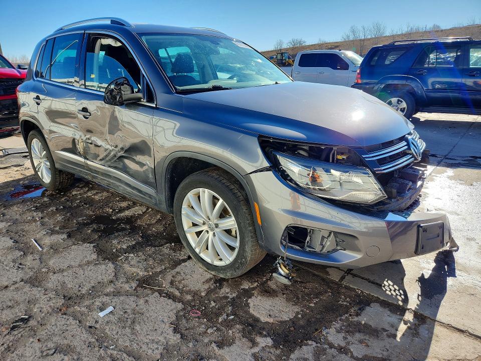 2016 Volkswagen Tiguan მანქანა იყიდება აუქციონზე, vin: WVGBV7AX1GW510875, აუქციონის ნომერი: 45870826