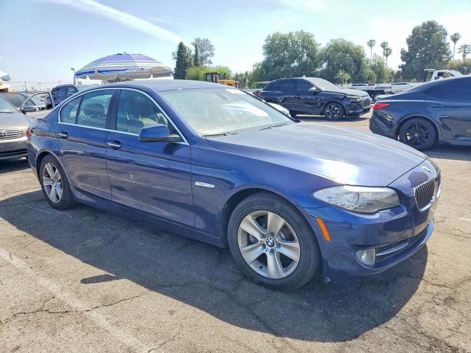 45564226 :رقم المزاد ، WBAXH5C53DDW15830 vin ، 2013 Bmw 528 مزاد بيع
