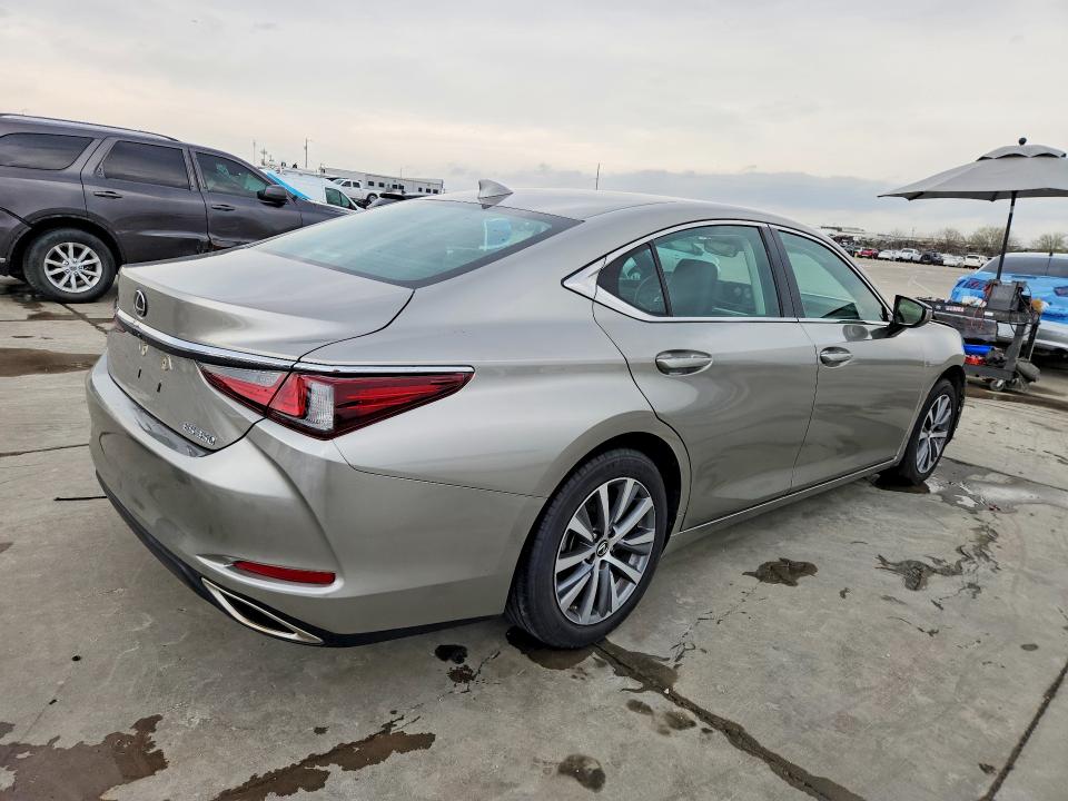 41996576 :رقم المزاد ، 58ACZ1B15MU095592 vin ، 2021 Lexus Es 350 مزاد بيع