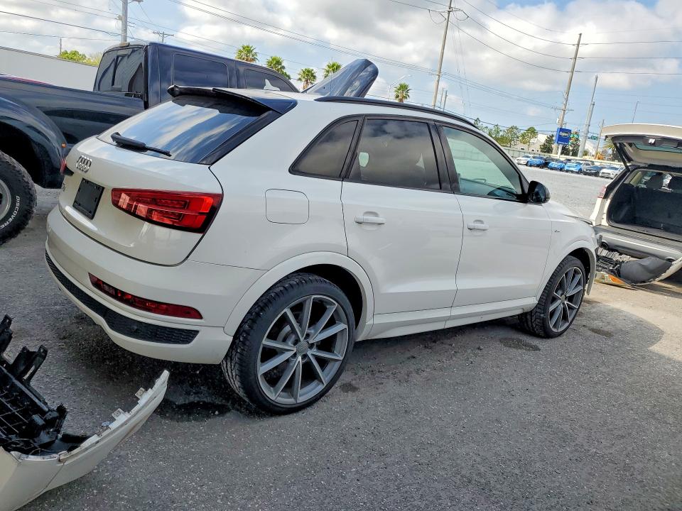 2018 Audi Q3 მანქანა იყიდება აუქციონზე, vin: WA1HCCFS4JR030016, აუქციონის ნომერი: 47272696