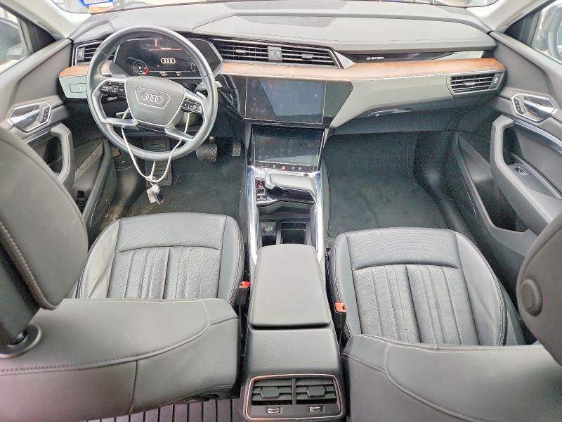 47922866 :رقم المزاد ، WA1LAAGE5KB024698 vin ، 2019 Audi E-tron مزاد بيع