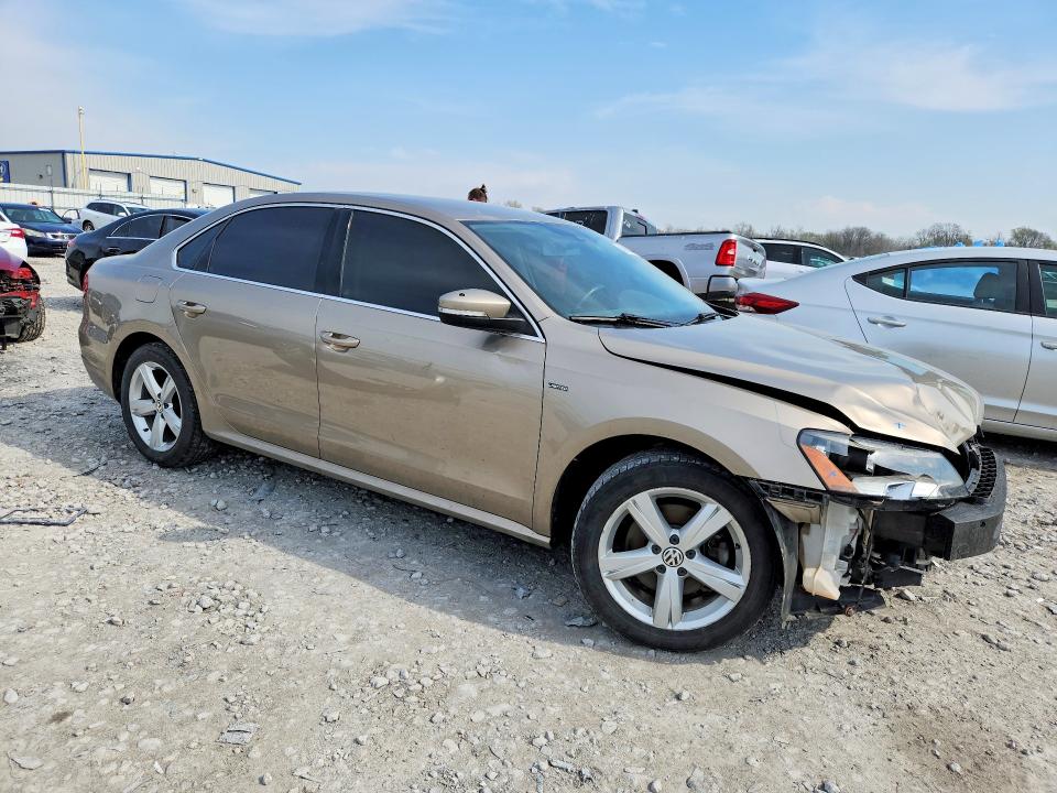 48143426 :رقم المزاد ، 1VWAT7A38FC110618 vin ، 2015 Volkswagen Passat مزاد بيع